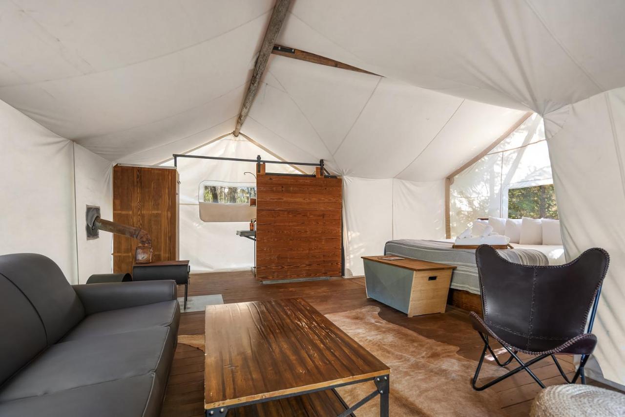 Under Canvas Glacier Coram Bagian luar foto