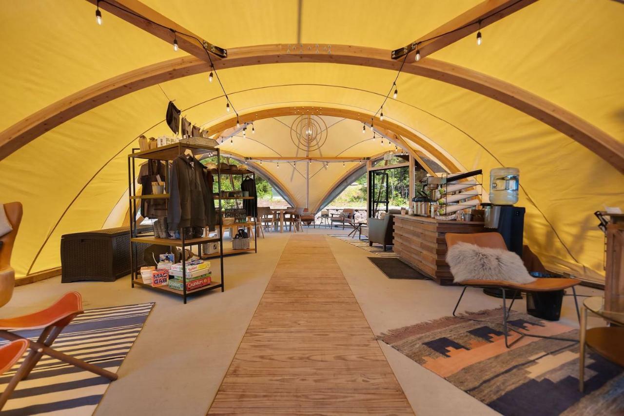 Under Canvas Glacier Coram Bagian luar foto